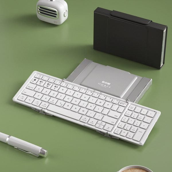 Three-folding bluetooth keyboard with numeric keys (7)
