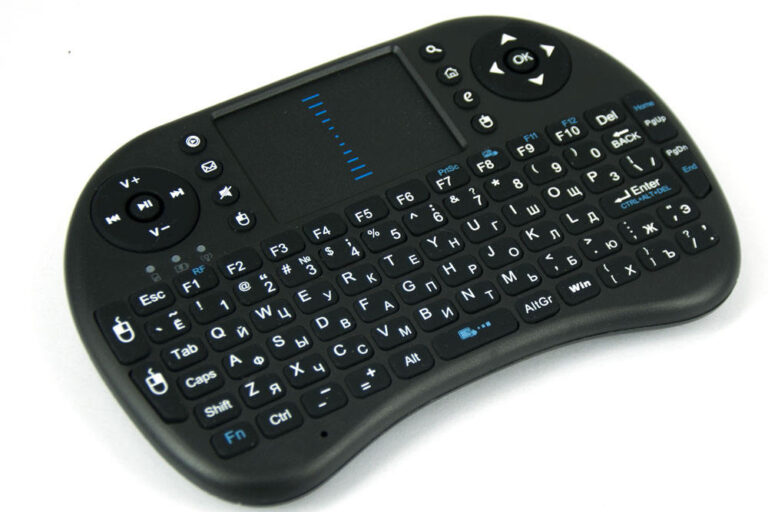 Mini I8 wireless keyboard with touch