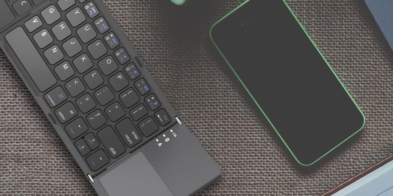 Foldable wireless trackpad keyboard